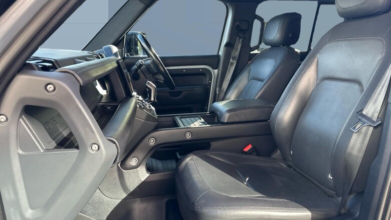Land Rover Defender 3.0 D250 X-Dynamic HSE 110 5dr Auto Diesel Estate